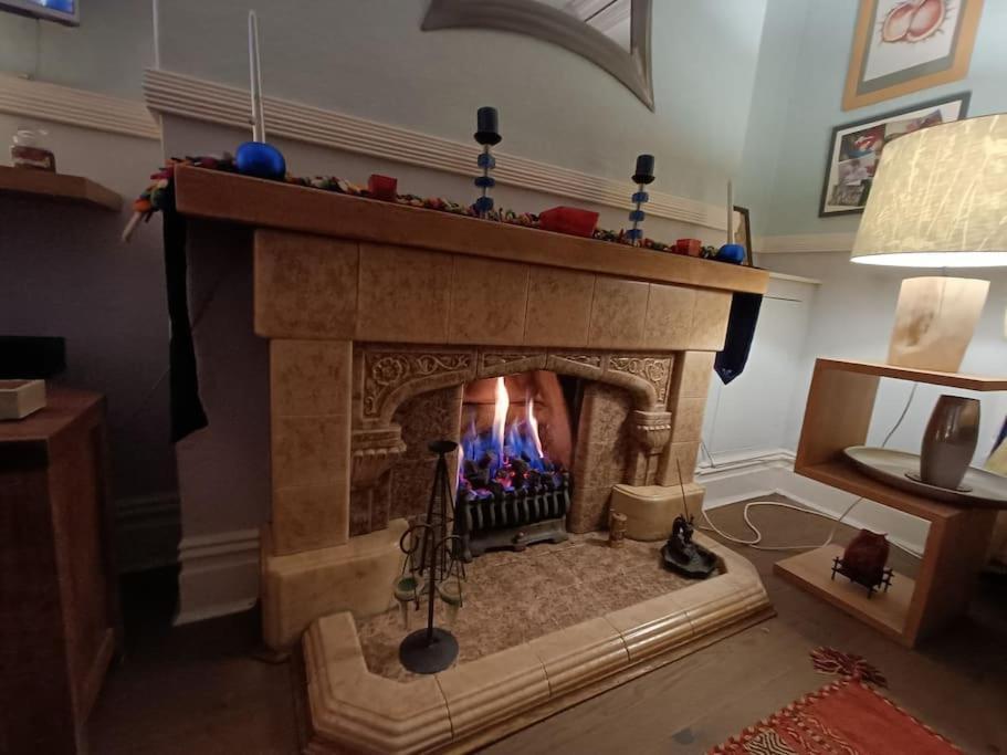 Big Fireplace Aga Hot Tub Wet Room Barn Garage Llanelli Exterior foto